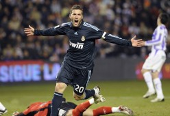 U18男篮亚洲杯 决赛中国77比70战胜日本 时隔8年再夺冠军