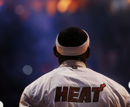 华体会官网登录-3米板跳水精准，稳定输出高分，三米板跳水几个动作